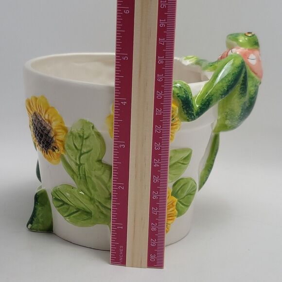 WCL Porcelain Frog Floral Mushrooms Ceramic Watering Can With Planter And Basket - Picture 16 of 16